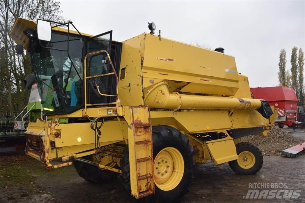 New Holland TF 42 Kombájnok