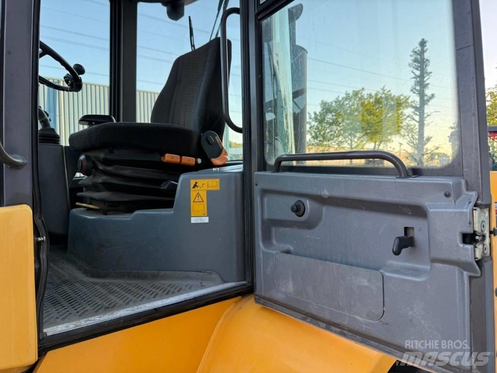 Volvo L 40 B TPS Gumikerekes homlokrakodók