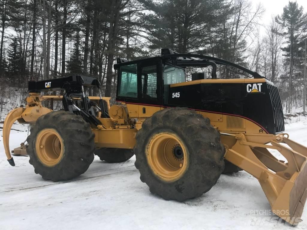 CAT 545 Vonszolók