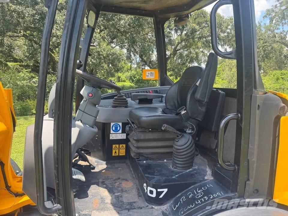 JCB 407 Gumikerekes homlokrakodók