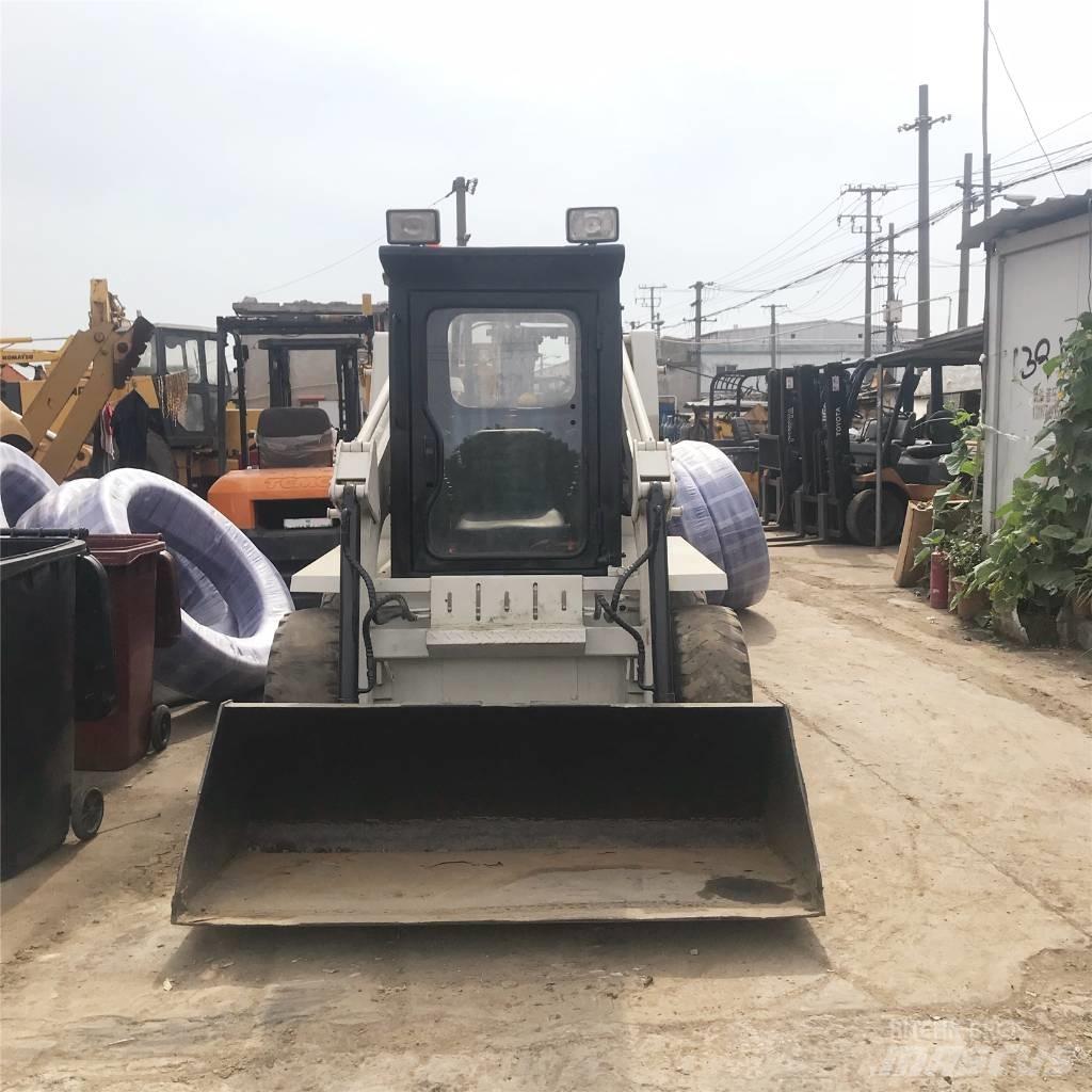 Bobcat S 130 Kompaktrakodók