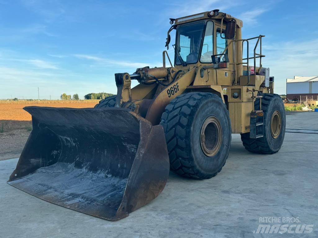 CAT 966 F Gumikerekes homlokrakodók