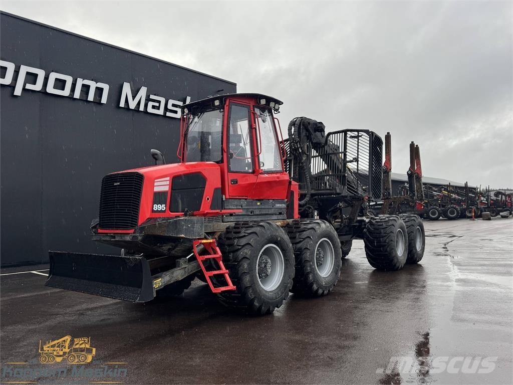 Komatsu 895 Kihordók