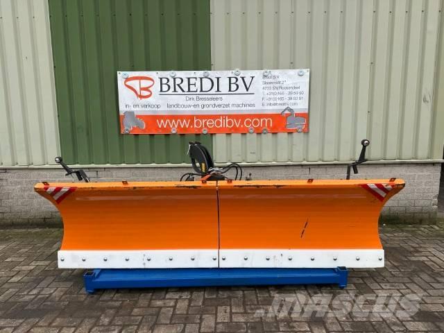  Sneeuwschuif lfn 30 Hóeltakarítók