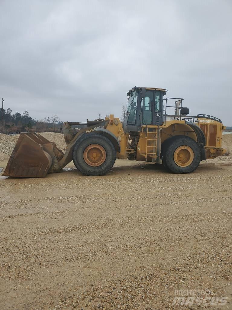 John Deere 844 K Gumikerekes homlokrakodók