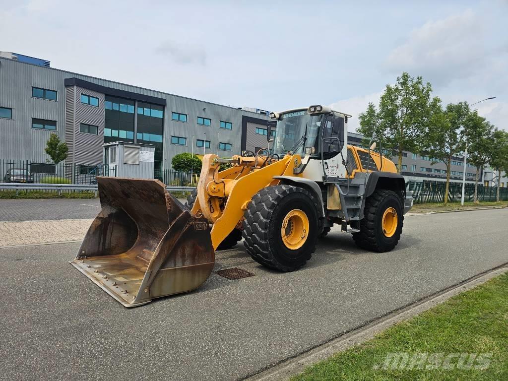 Liebherr L 580 Gumikerekes homlokrakodók