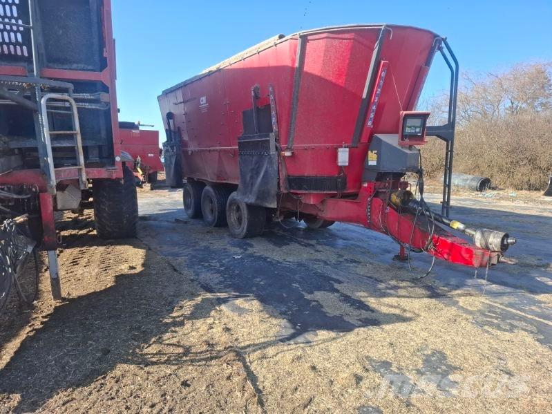 JF FEEDER VM 38 Állat etetők, itatók