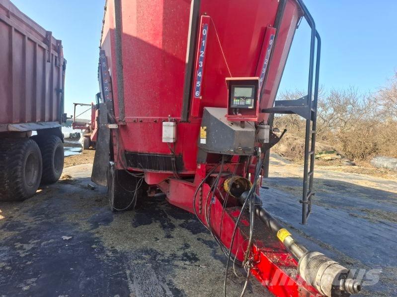 JF FEEDER VM 38 Állat etetők, itatók