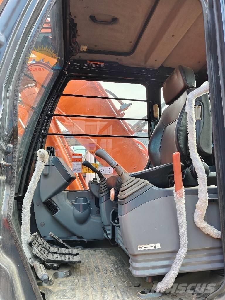 Hitachi ZX 200 Lánctalpas kotrók