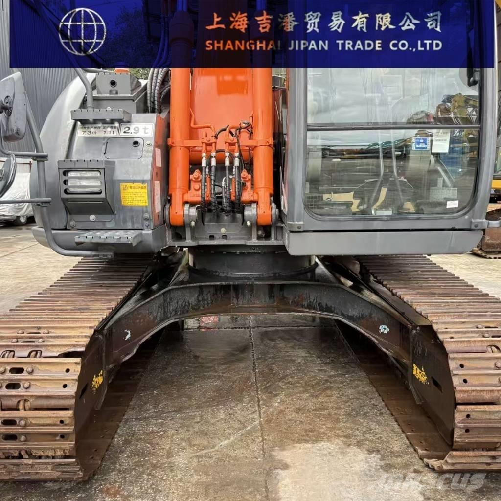 Hitachi ZX 135 Lánctalpas kotrók
