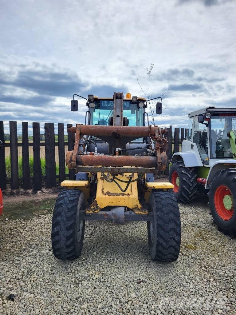 Volvo L 32 Z Gumikerekes homlokrakodók