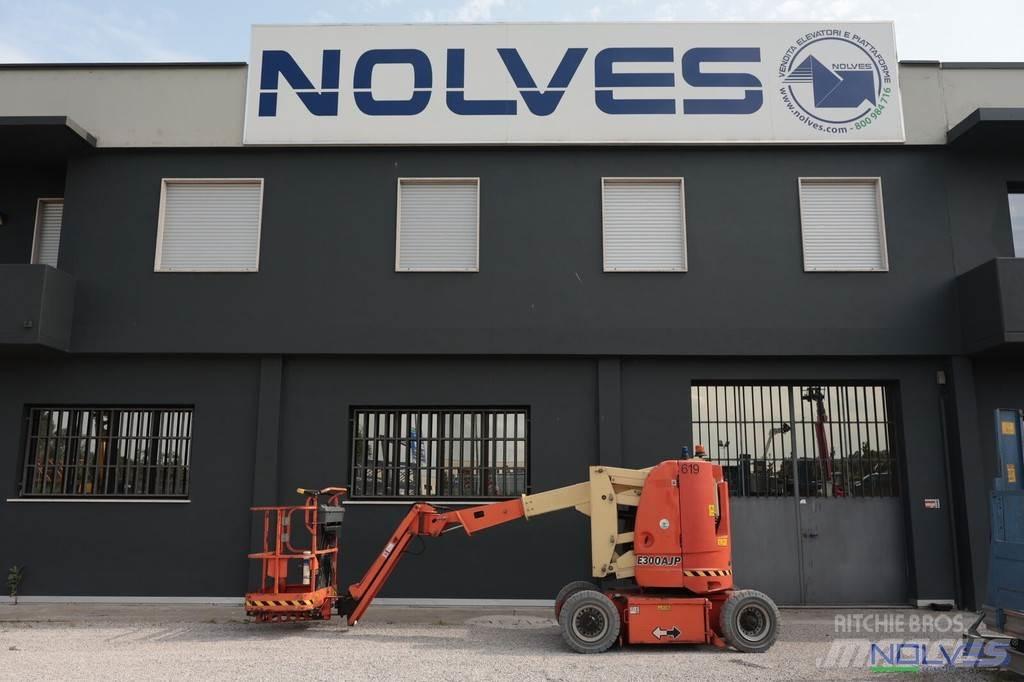 JLG E300AJP Karos emelők