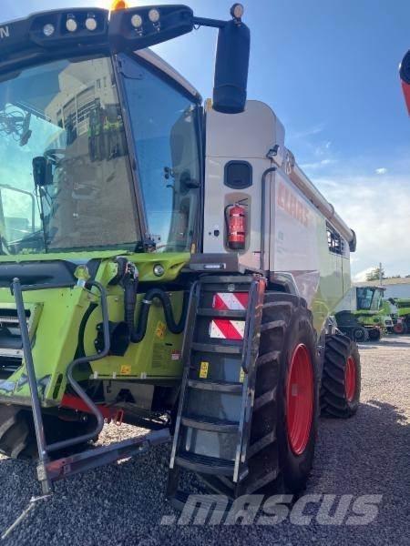 CLAAS TRION 750 Kombájnok