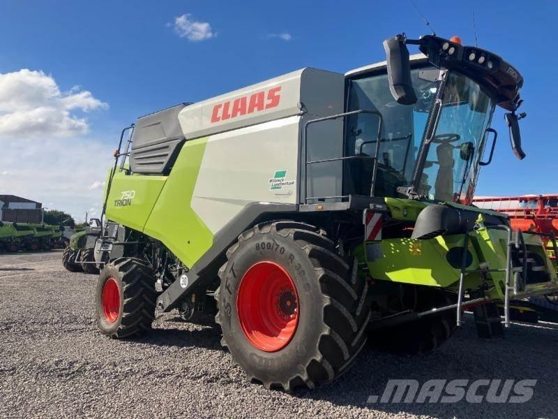 CLAAS TRION 750 Kombájnok
