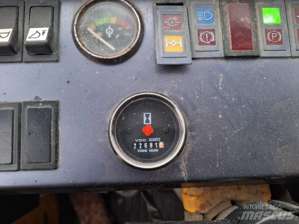 Volvo BM 4500 Gumikerekes homlokrakodók