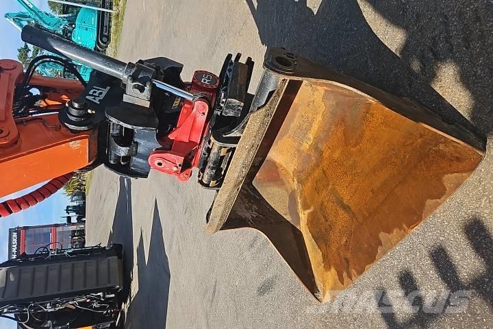 Hitachi ZX 140W-6 Gumikerekes kotrók