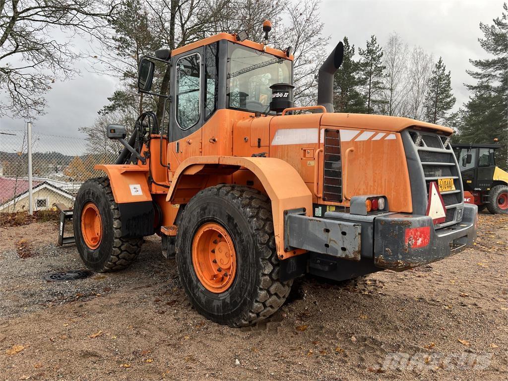 Doosan DL 200 Gumikerekes homlokrakodók