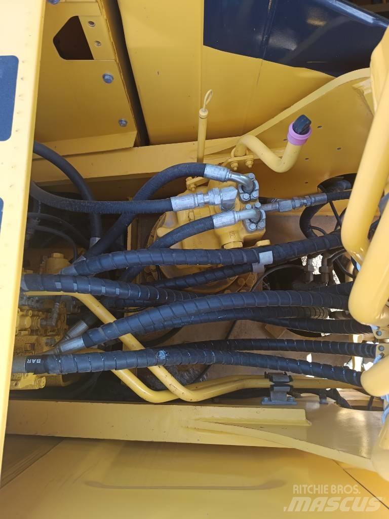 Komatsu PC 200 Lánctalpas kotrók