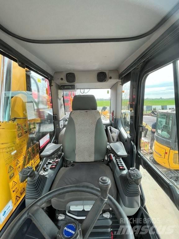 Komatsu PW 148-11 Gumikerekes kotrók