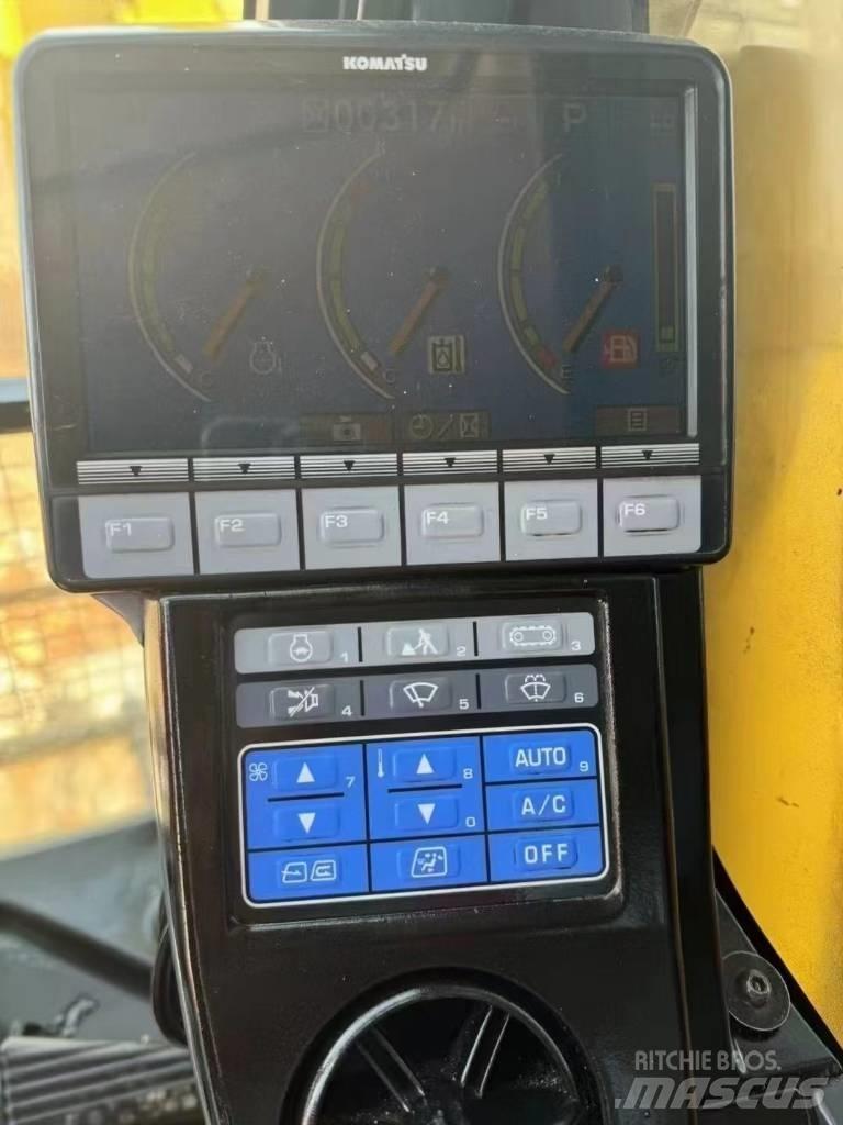 Komatsu 450LC-8 Lánctalpas kotrók
