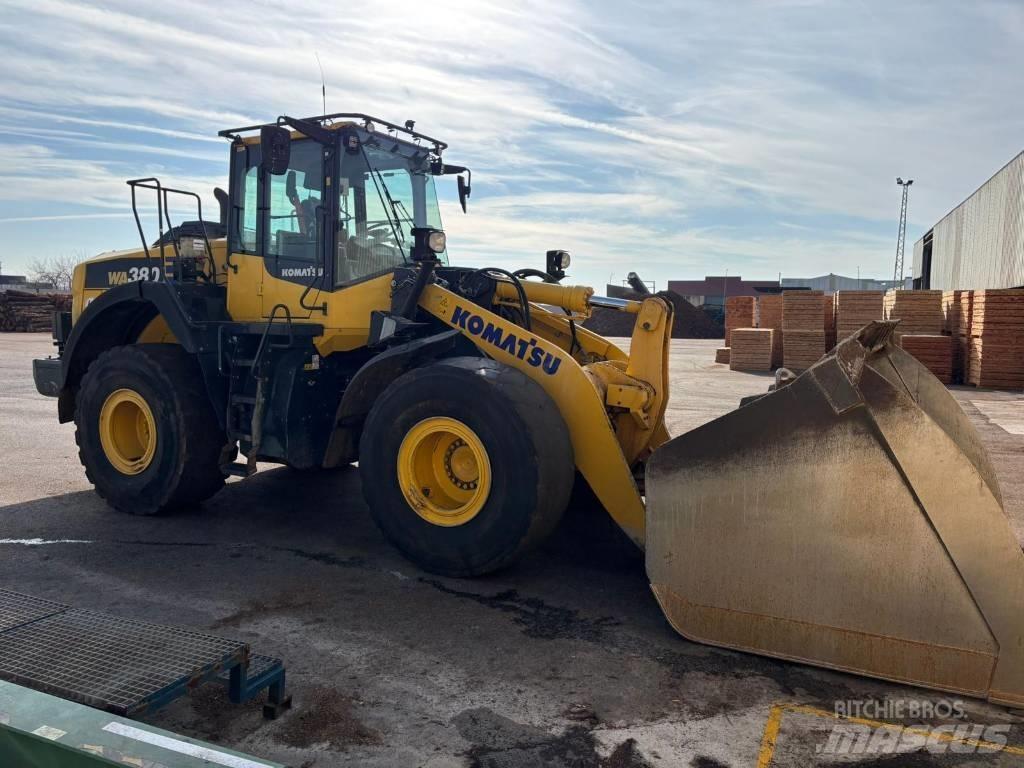 Komatsu WA 380-8 Gumikerekes homlokrakodók