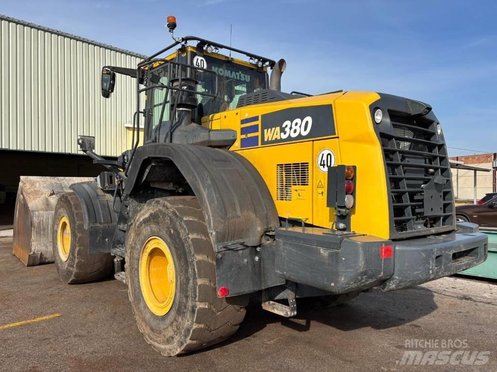 Komatsu WA 380-8 Gumikerekes homlokrakodók
