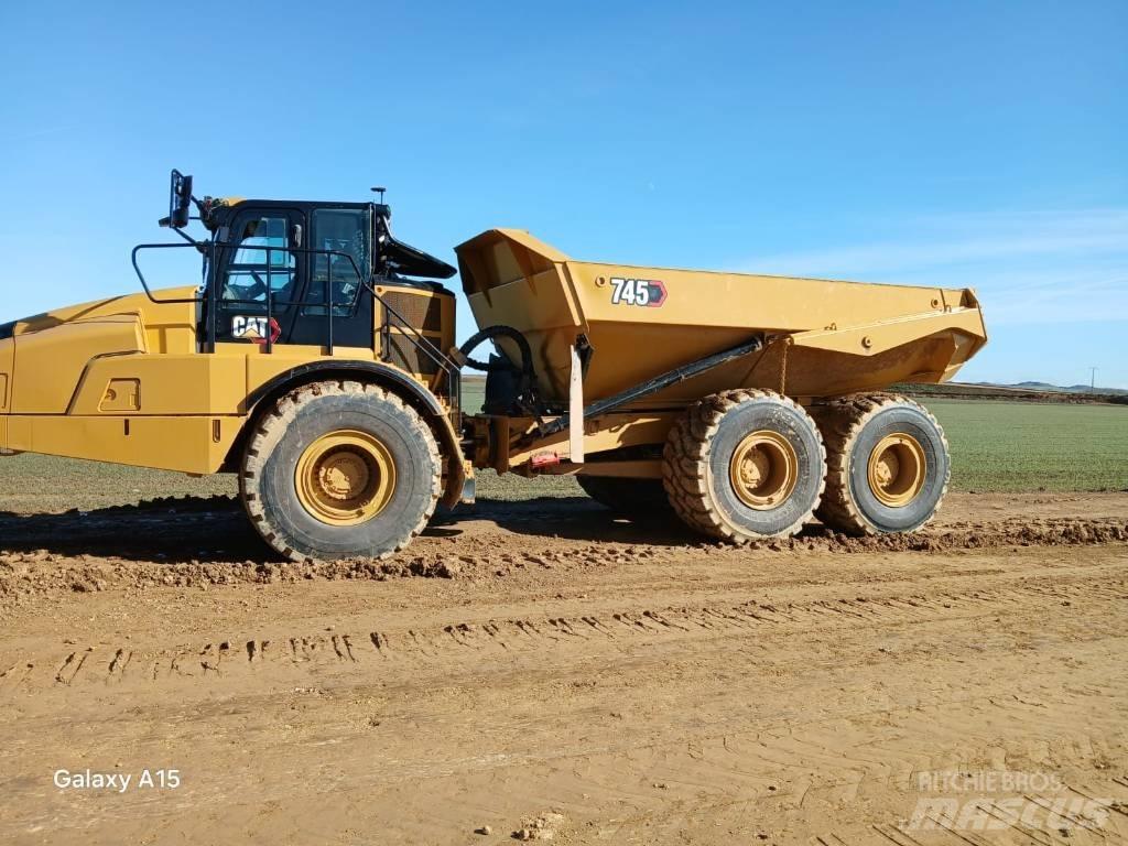 CAT 745 Csuklósdömperek