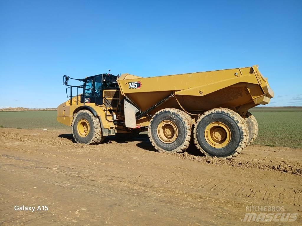 CAT 745 Csuklósdömperek