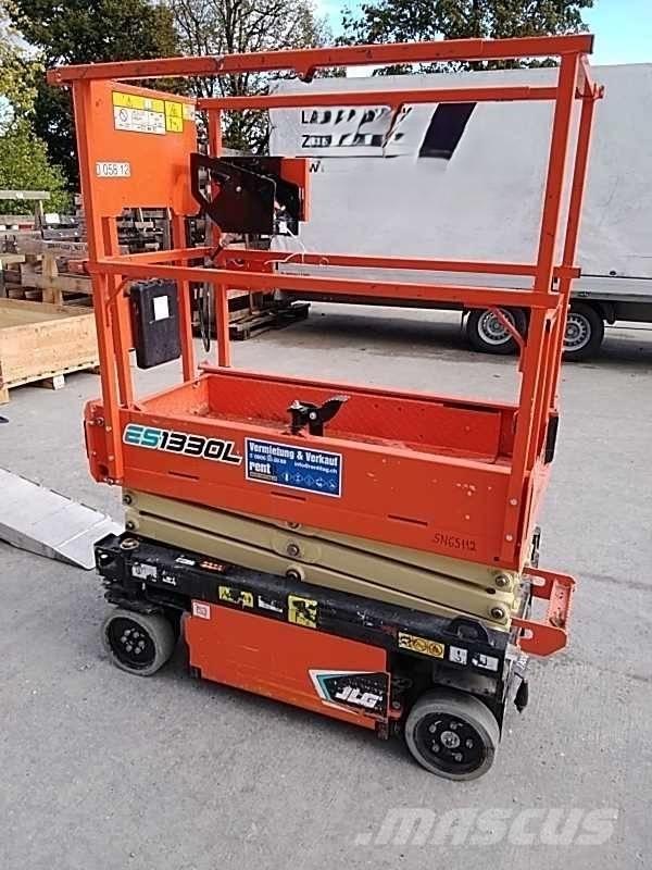 JLG ES 1330 L Ollós emelők