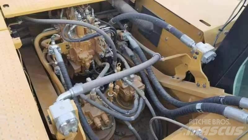 CAT 2022 CAT 350 Gumikerekes kotrók