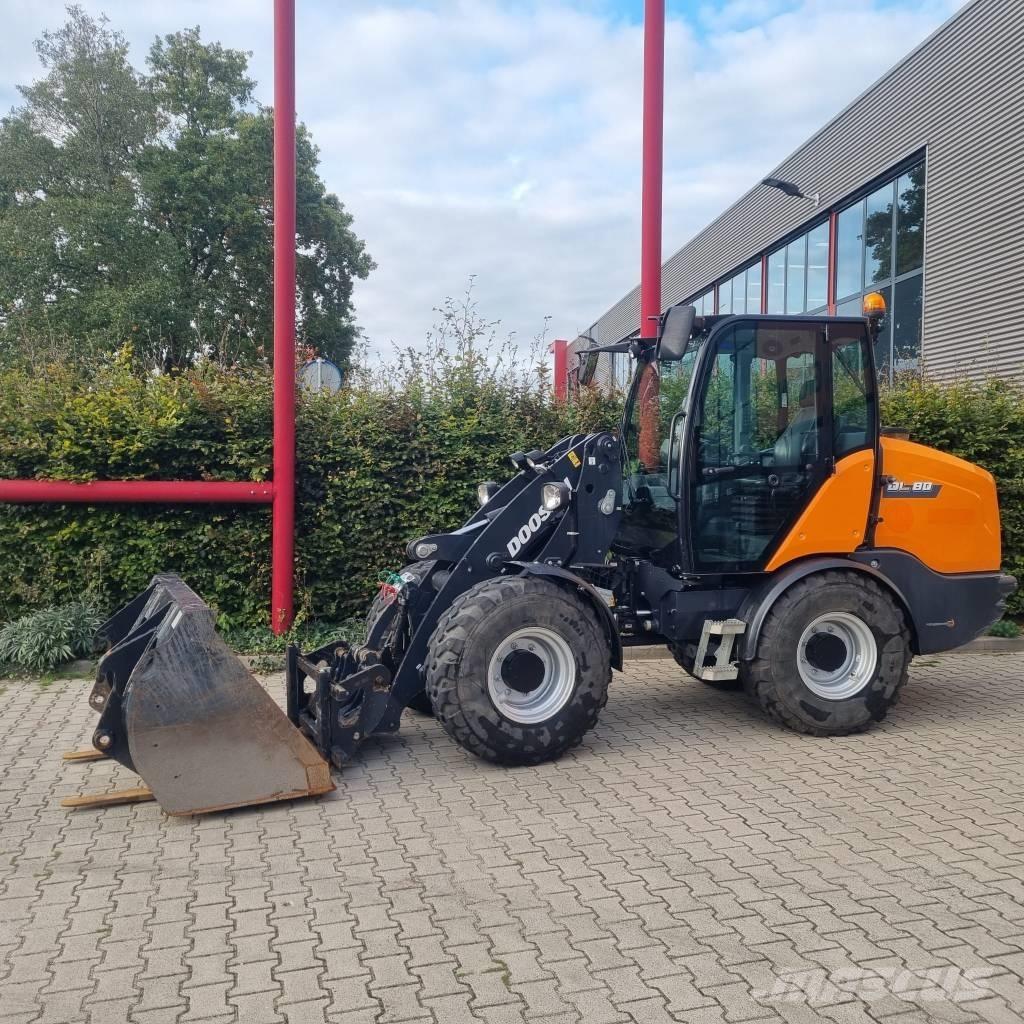 Doosan DL 80-7 Gumikerekes homlokrakodók