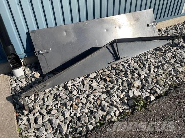 Metsjö Metamid Gabona átrakó kocsik