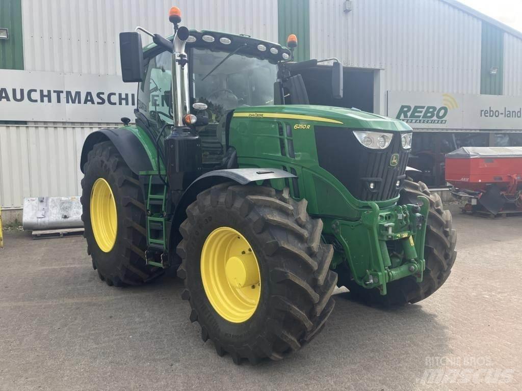 John Deere 6250R Traktorok