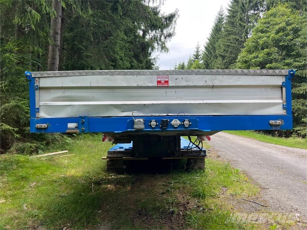 Camro CNR 2622 Platós / Ponyvás pótkocsik