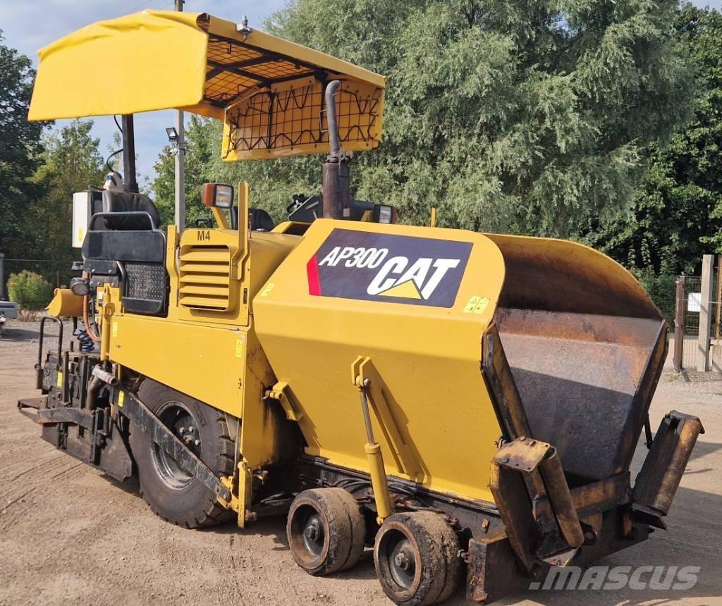 CAT AP300 Aszfalt terítõ gépek