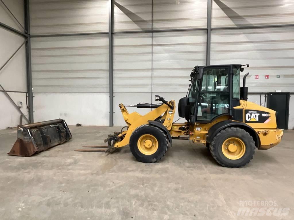 CAT 908 H Gumikerekes homlokrakodók