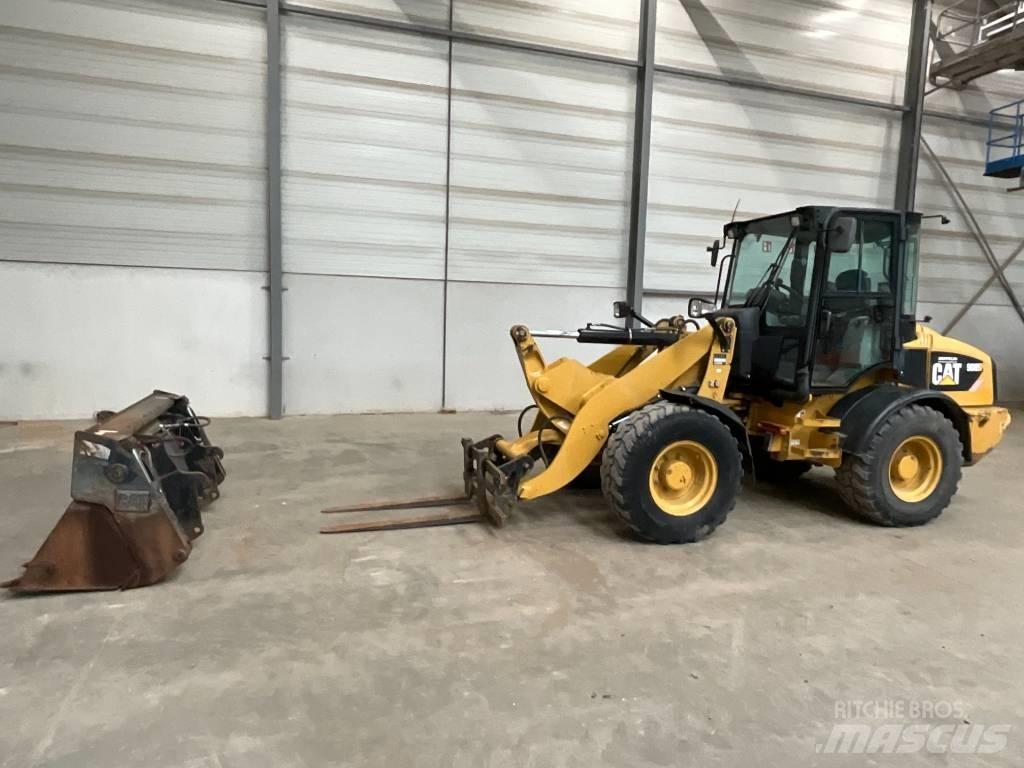 CAT 908 H Gumikerekes homlokrakodók