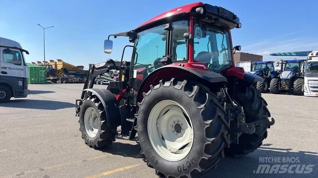 Valtra A75 Tractor Traktorok