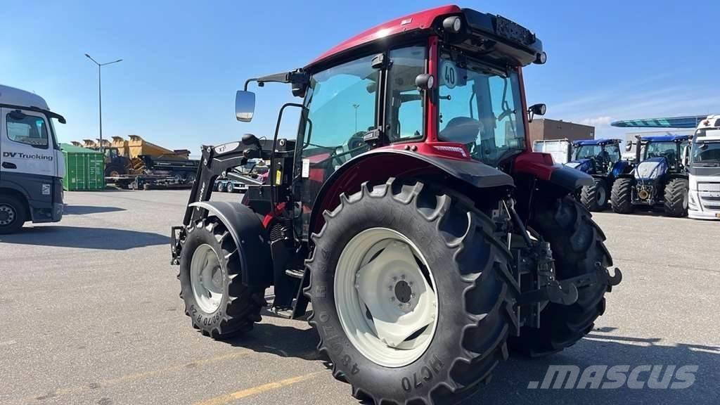 Valtra A75 Tractor Traktorok