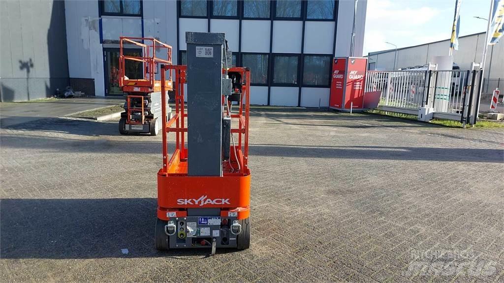 SkyJack SJ16 Egyéb felvonók és állványok
