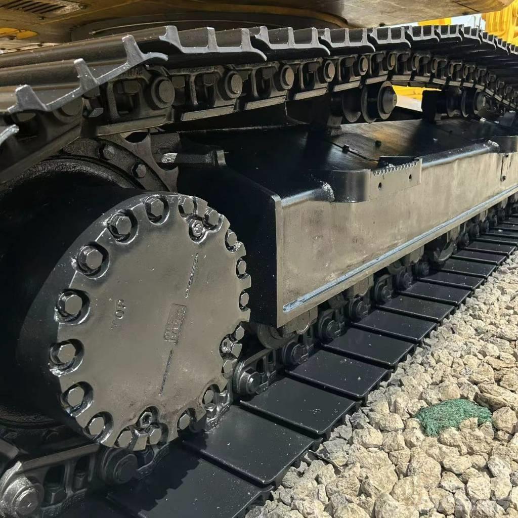 Komatsu PC 200-8 Lánctalpas kotrók