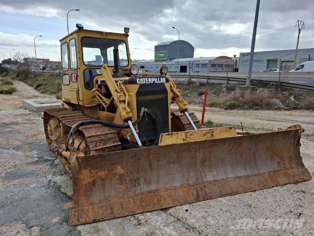 CAT D 4 D lánctalpas dózerek