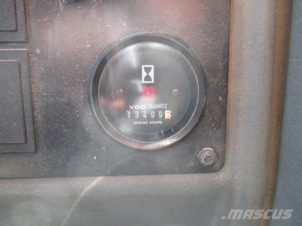 Volvo L 180 E Gumikerekes homlokrakodók