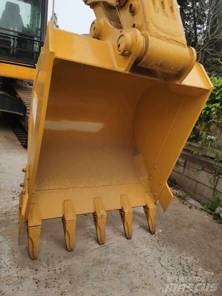 Komatsu PC 220-7 Lánctalpas kotrók