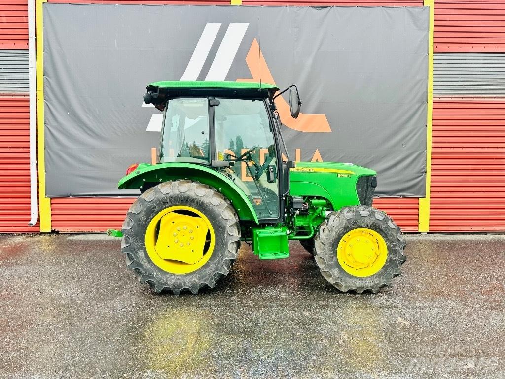 John Deere 5055 E Traktorok