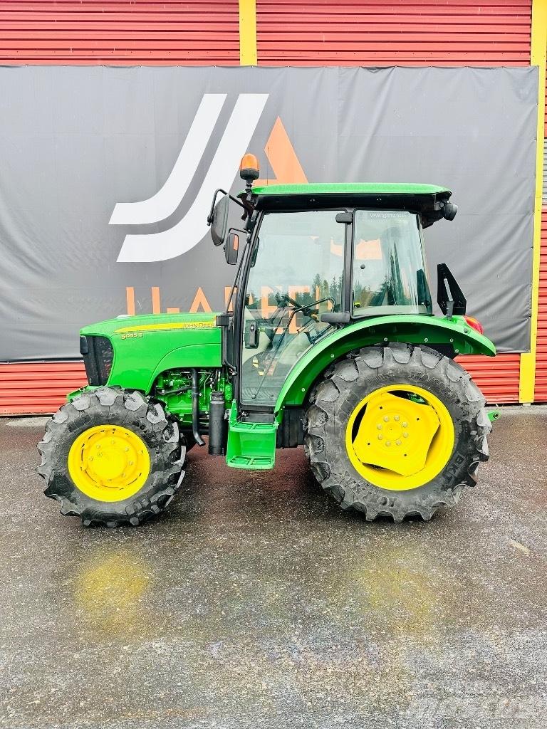 John Deere 5055 E Traktorok