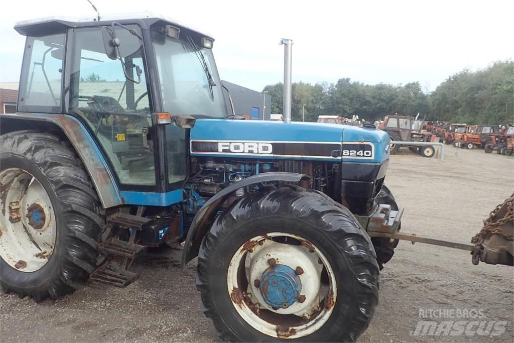 Ford 8240 Traktorok