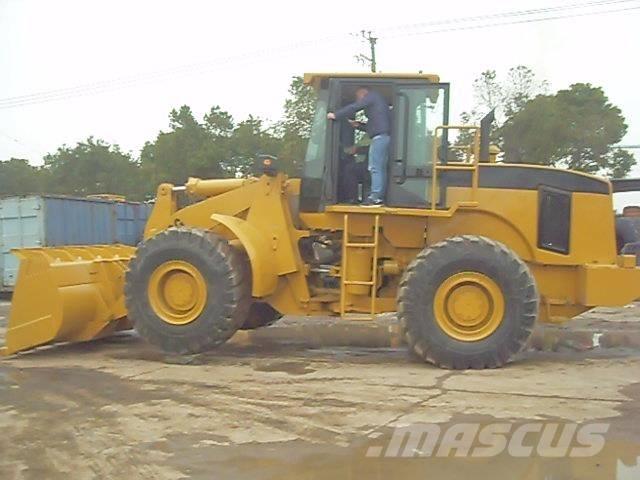 CAT 966 G Gumikerekes homlokrakodók