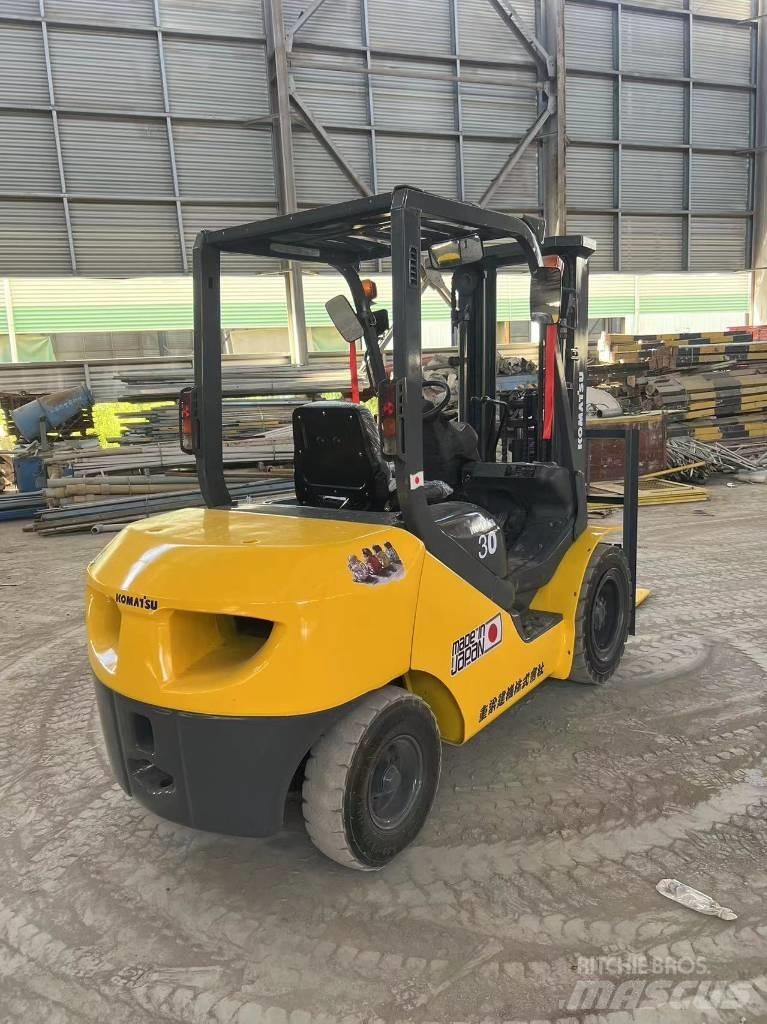 Komatsu FD 30 T-17 Dízel targoncák