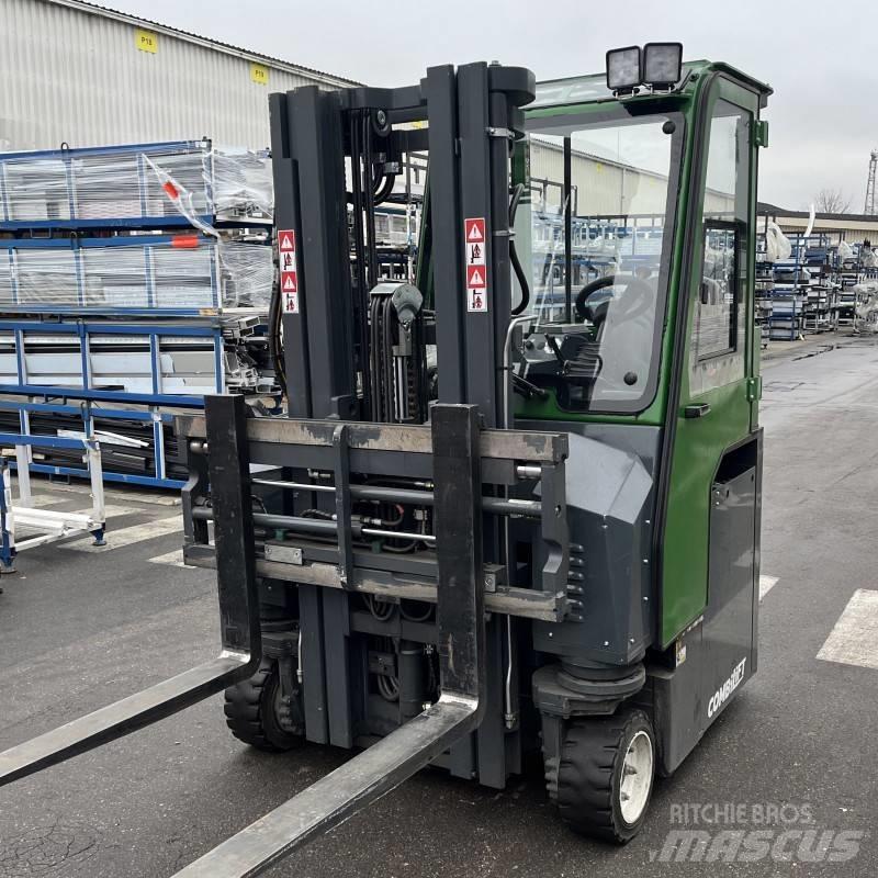 Combilift CBE 2500 Tolóoszlopos négyutas targonca